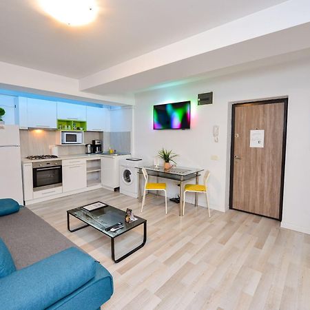 Pierre Cardin Deluxe Apartment With Terrace By Magniflex Bukarest Exterior foto